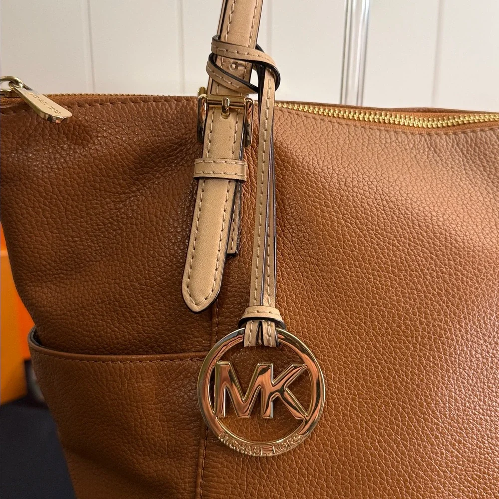 Michael Kors Tan Jet Set Leather Tote - Picture 10 of 11